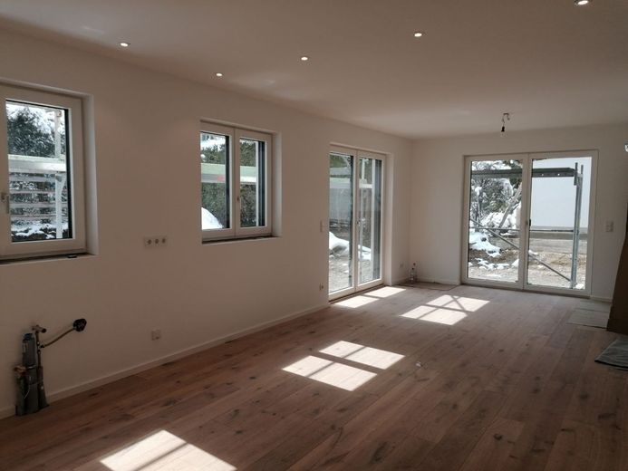 4-Zi.-Wohnung mit Terrasse und Garten in Kliniknähe – Küche / Essbereich