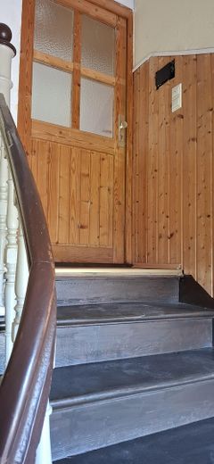 4-Raum-DG-Wohnung mit Garage in Kretzschau – Wohnungseingang