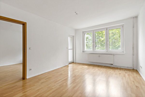Gepflegte 2-Raumwohnung mit Balkon in der Merseburger Straße!