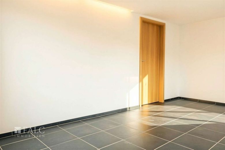 Attraktive Mehrgenerationen- oder Kapitalanlageimmobilie – Zimmer EG
