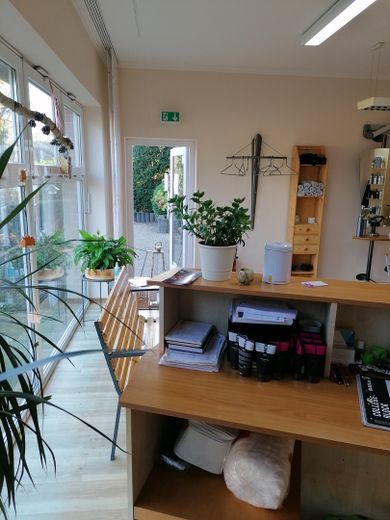 Friseursalon Friseurladen Kosmetikladen Fußpflege Henstedt Ulzburg – Foto 15