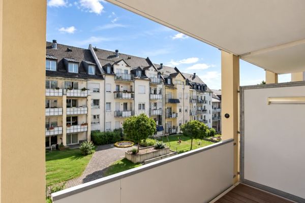 !! Abitare nel Kaßberg-Karree !! fantastico appartamento di 3 locali con balcone, ascensore e cucina componibile