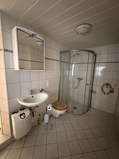 Vrijstaande eengezinswoning in Bargteheide met zelfstandige woonruimte en bouwgrond - zonder makelaarskosten – Bad Nabenwohnung