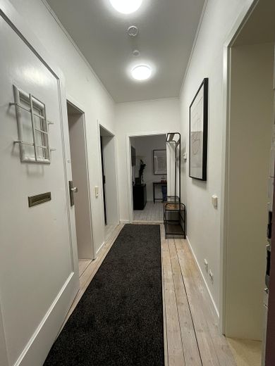 Appartement ancien rénové vacant avec balcon près de l’Eilenriede – Photo 2