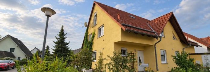 Prachtige gezinswoning - 6 kamers, 2 badkamers, tuin, groene ligging in Halle-Döllnitz
