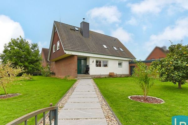Ampio spazio per la vostra famiglia: curata casa unifamiliare di 5 locali su un terreno spazioso