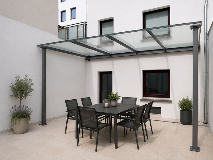 Renovierte 1-Zimmer-Wohnung mit 52 m² Innenhof in RWTH-Nähe – provisionsfrei – Innenhof, Glasdach nicht inkl.