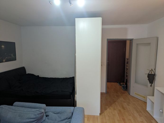 Zimmer Blick 2 Richtung Flur