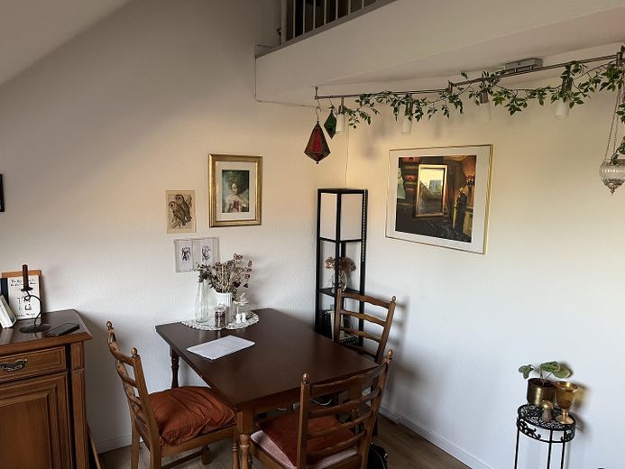 Vermietete Maisonette in Essen "WE176" | 6,30 % Bruttorendite | provisionsfrei | Paketoption – Wohnbereich Blick 2