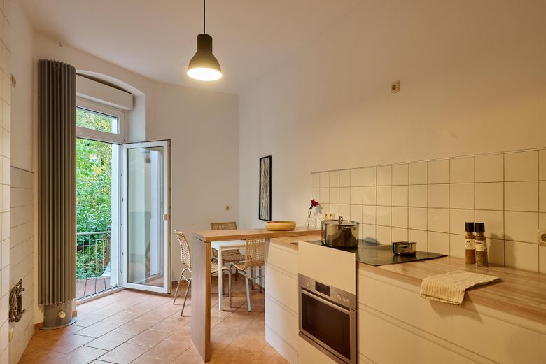 Wohnung mit Terrasse zum grünen Innenhof – Küche