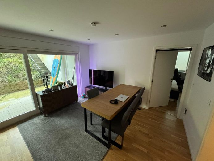 Moderne Wohnung mit Terrasse (Souterrain) am See – Foto 9