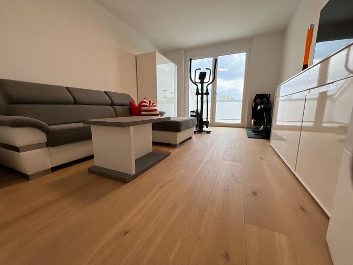 Exclusivo piso de 6 habitaciones con una suite principal, opción de refrigeración y dos grandes terrazas en la azotea – Kinderzimmer