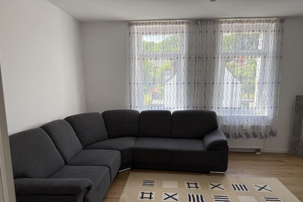 Wynajem mieszkania 3-pokojowego z kuchnią i łazienką w Nahne, częściowo wyremontowanego w 2022 roku, świeżo odnowionego