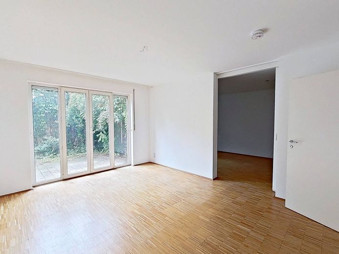 ** Appartamento con 2 locali al piano terra con terrazza soleggiata a Lipsia ** – Ansicht I: Wohnzimmer