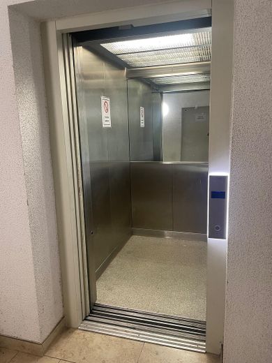Aufzug/Lift bis zur Wohnebene