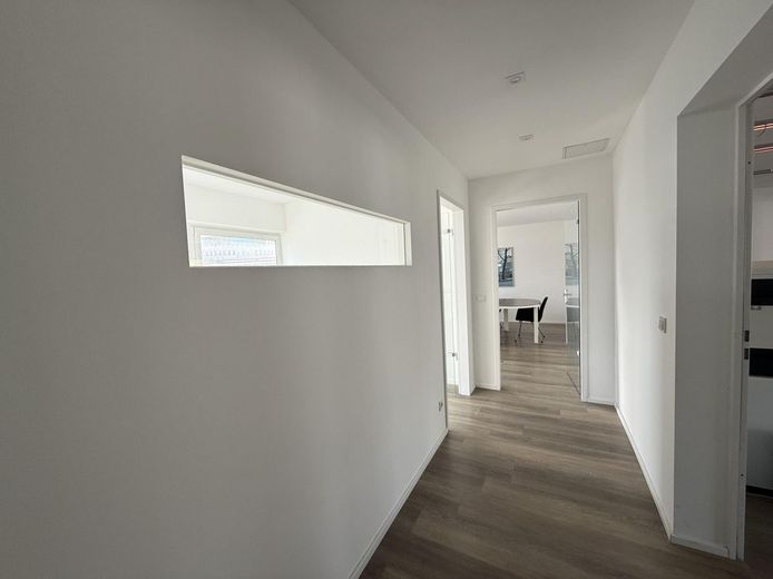 Im Alleinauftrag! Büro mit Terrasse vis a vis zum Gerling Quartier – Fluransicht