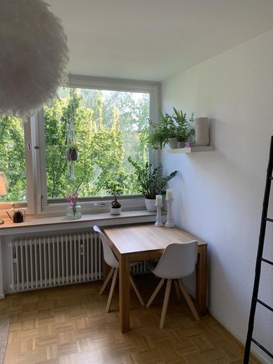 Exklusive, vollständig renovierte 1-Zimmer-Wohnung mit Einbauküche in Düsseldorf – Zimmer4