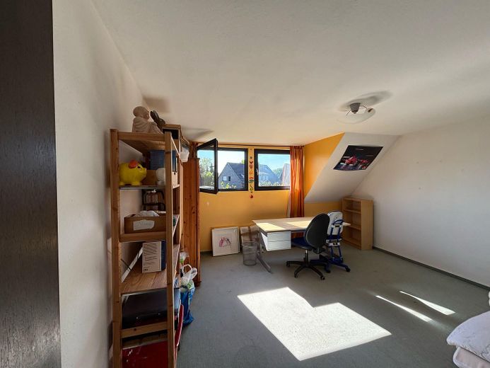 gößeres Zimmer 1OG