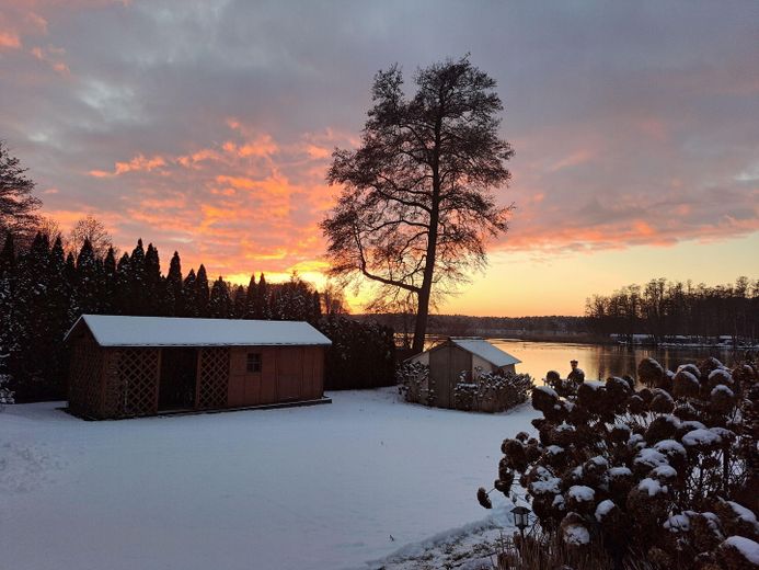 Groß Köris’te su kenarlı taşınmaz, İskele ve misafir evi bulunan seçkin göl mülkü- komisyonsuz – Winterimpression