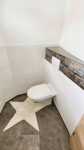 BS - Querum - Exklusives Doppelhausensemble mit moderner Architektur, hohem Wohnkomfort und Garten – Neubau - EG Gäste-WC