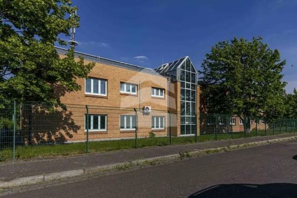 Окрема офісна будівля площею 1544 м², яку можна поділити, починаючи від 542 м², як штаб-квартира компанії в північній частині Лейпцига