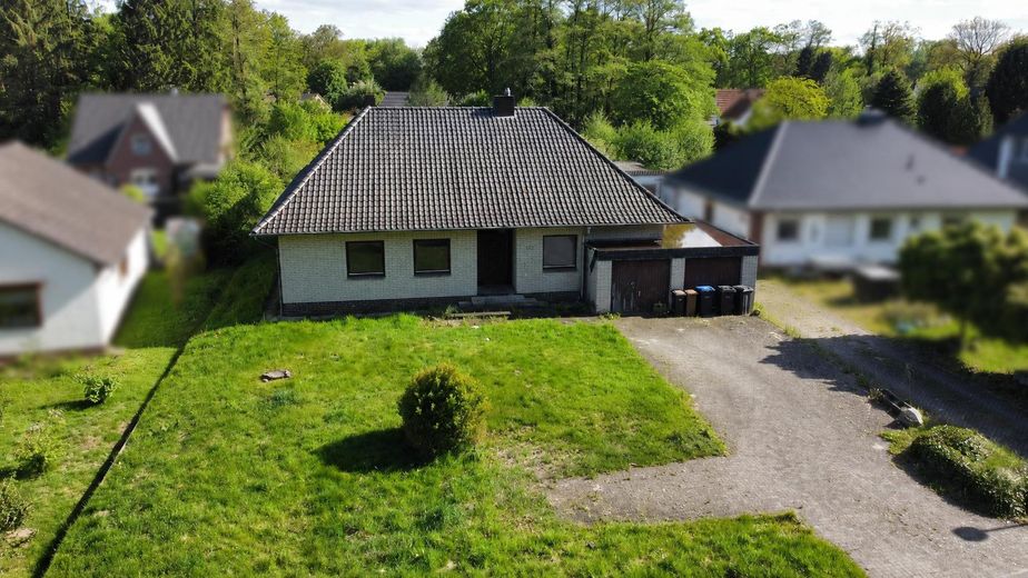 ¡Algunas casas se construyen; otras tienen una historia! – Straßenansicht