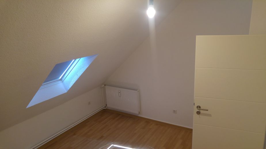 Topsanierte DG Wohnung, WG geeignet, Einbauküche, zentral – Foto 27