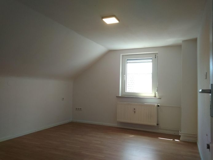 Zweizimmerwohnung in Alzenau-Wasserlos * renoviert und sofort beziehbar * – Zimmer 1