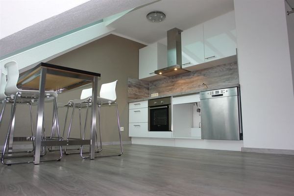 GEMEUBILEERD BUSINESSAPPARTEMENT!  IN UNTERGRUPPENBACH
