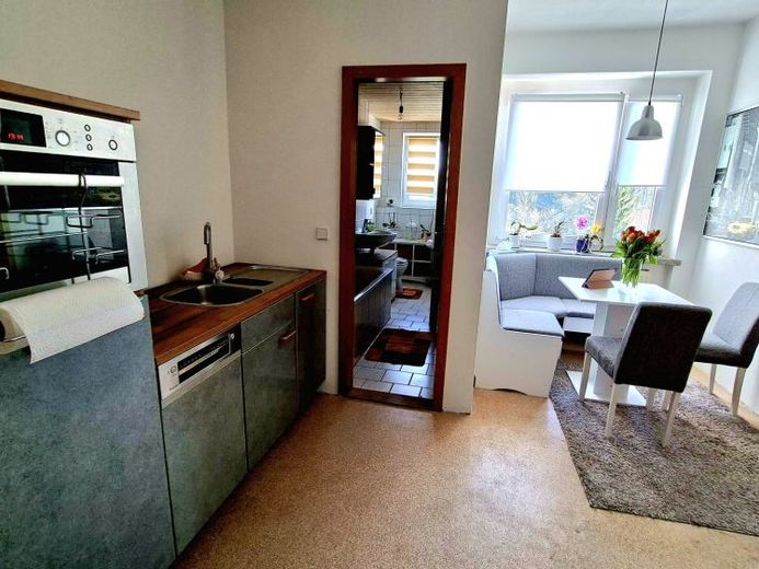 Zzgl. EBK - 1,5 Zi.-Whg. in TOP Wohnlage ! Bad mit Fenster+Wanne u.v.m. – Foto 1