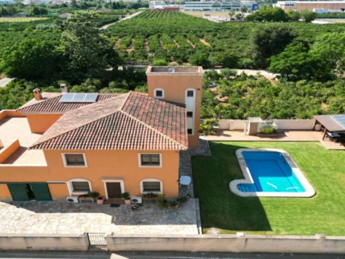 4 Schlafzimmer Villa mit XXL großer Sonnenterasse, großer Pool, BBQ-Haus mit einer Sommerküche, Garten mit Obstbäumen – Foto 1
