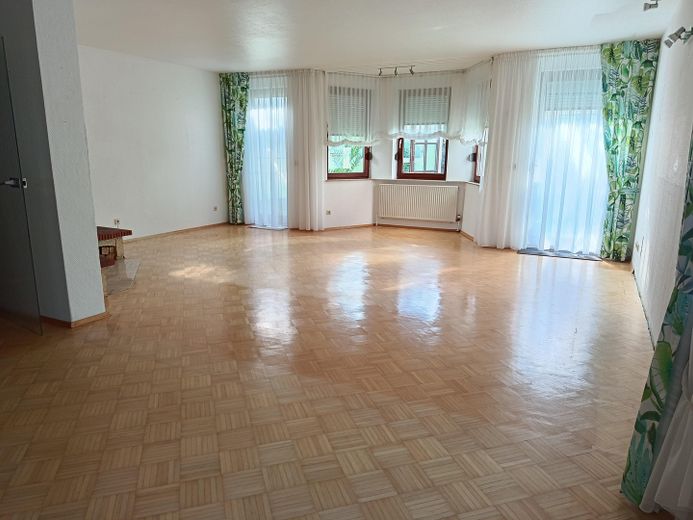 Großes Ein-/Mehrgenerationenhaus mit Garten (175 m² Wohnfläche / 573 m² Grundstück) – Ess-Wohnzimmer EG