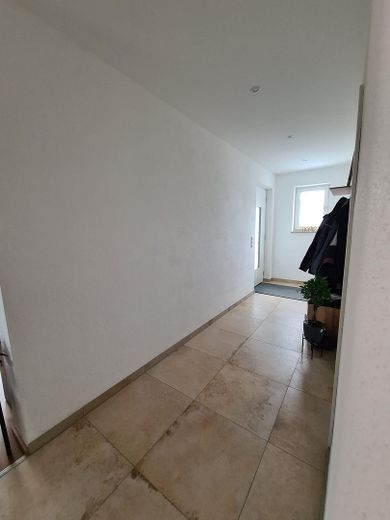 3.5-room 90 m² apartment in a new building for rent – Flur