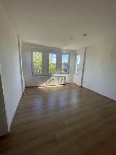 Geräumige Dachgeschosswohnung in Sterkrade – Wohnzimmer