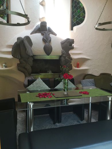 Am Waldrand gelegenes Einfamilienhaus mit ELW und parkähnlichem Garten – Pavillon mit offenem Kamin