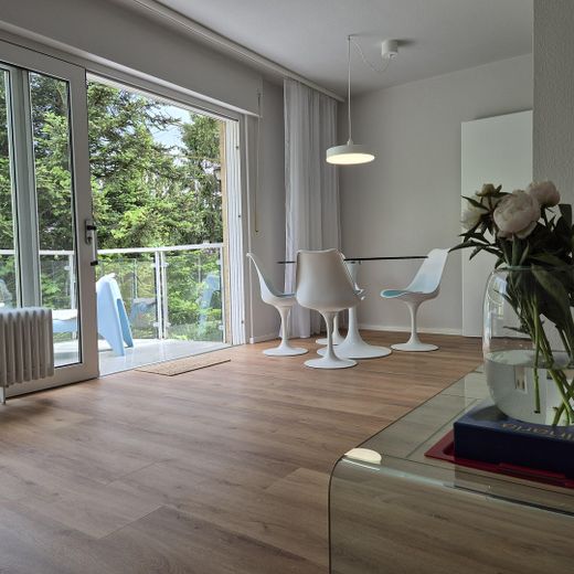 Essbereich mit Balkon
