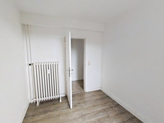 Bien distribuido apartamento de 3 habitaciones con BALCÓN y cocina equipada – Ansicht II: Schlafzimmer II