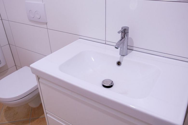 3-Zimmer EG-Wohnung im Loft-Stil in Mannheim-Rheinau Erstbezug nach Sanierung – Badezimmer