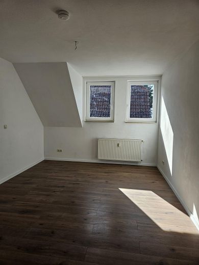 Schöne renovierte Wohnung – Schlafzimmer
