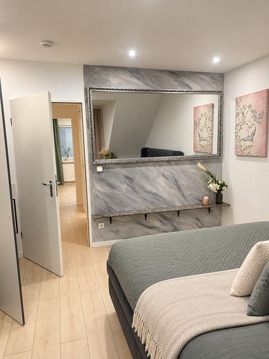Modernisierte 3-Zimmer-Wohnung mit Balkon & Garage in Leverkusen-Opladen – Foto 13