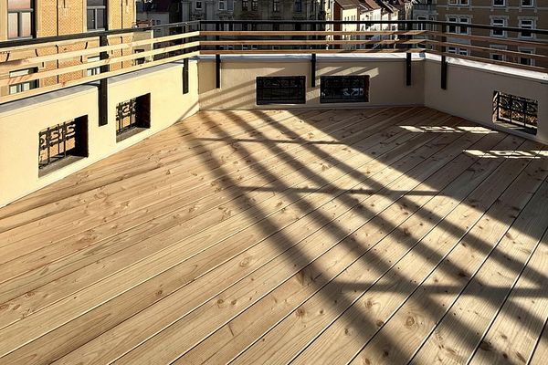 Rare opportunité dans un monument KfW : loft dans un immeuble ancien, grande terrasse sur le toit et prestations haut de gamme PREMIÈRE OCCUPATION