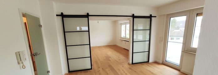 Essenz., Blick ins Wohnzimmer