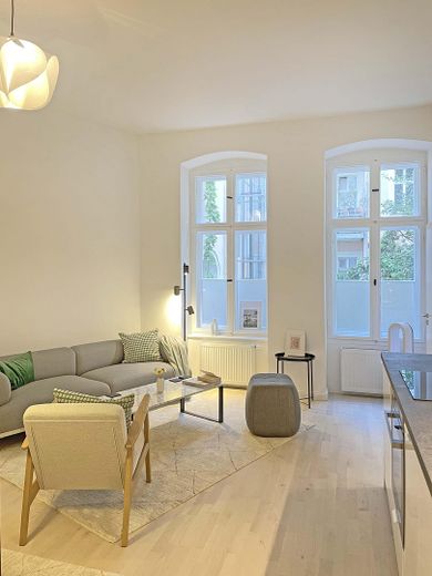 Seltene Gelegenheit am Zionskirchplatz: Kernsaniert & provisionsfrei – Wohnküche
