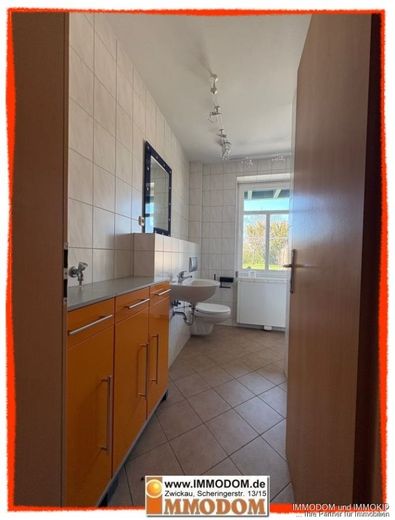 Hochwertiges Wohnhaus mit Maisonetten-Wohnung und 2 Einliegerwohnungen in Zwickau zu verkaufen! – Bad im EG rechts