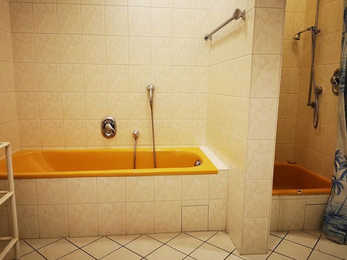 Bad Dusche + Wanne