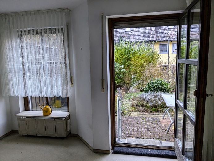 Wohnzimmer mit Blick Terrasse
