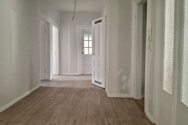 73728 Esslingen: Erstbezug nach Sanierung. Modern mit Altbauflair. 3-Zimmer + große Wohnküche. 1OG.
