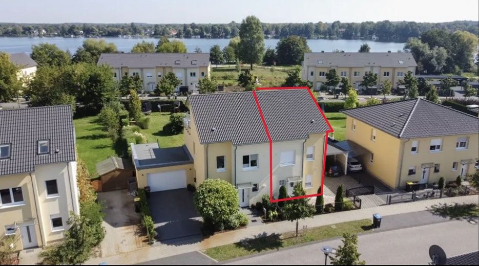 Exklusives Wohnen mit Havelblick: KfW-70 Wellness-Oase mit Pool & Sauna in Nieder Neuendorf – Foto 1