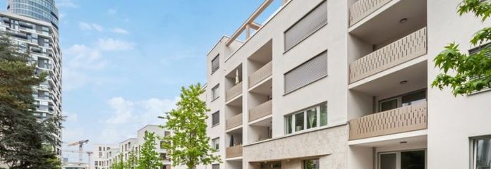 ++ Wonen en leven bij de Henninger Turm! 3-kamerappartement met loggia en balkon ++