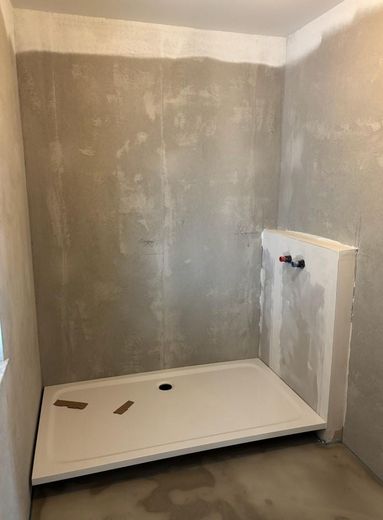 Appartamento con 3 locali al piano terra, vista mozzafiato, ampia terrazza + giardino – begehbare Dusche